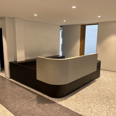 Eingangstheke in Betonoptik