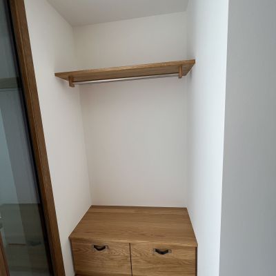 Garderobe in Eiche massiv