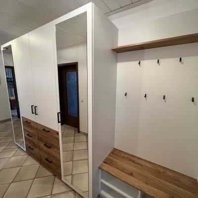Garderobe Weiß und Eiche geölt